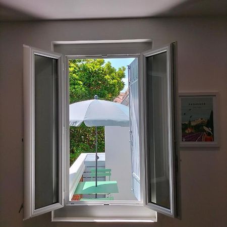 Studio Terrasse, Intra-Muros, Climatise Avec Wifi Avinyon Dış mekan fotoğraf